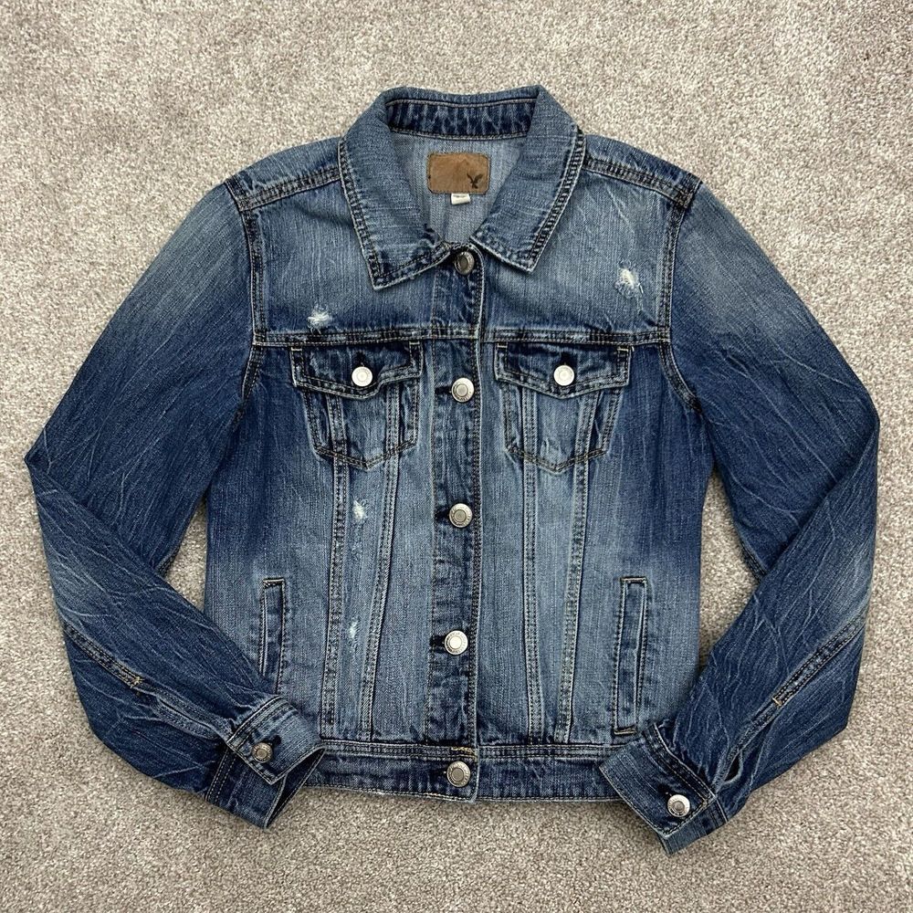 American Eagle Women's Jean Jacket Size M Distressed Destroyed Medium Wash Denim